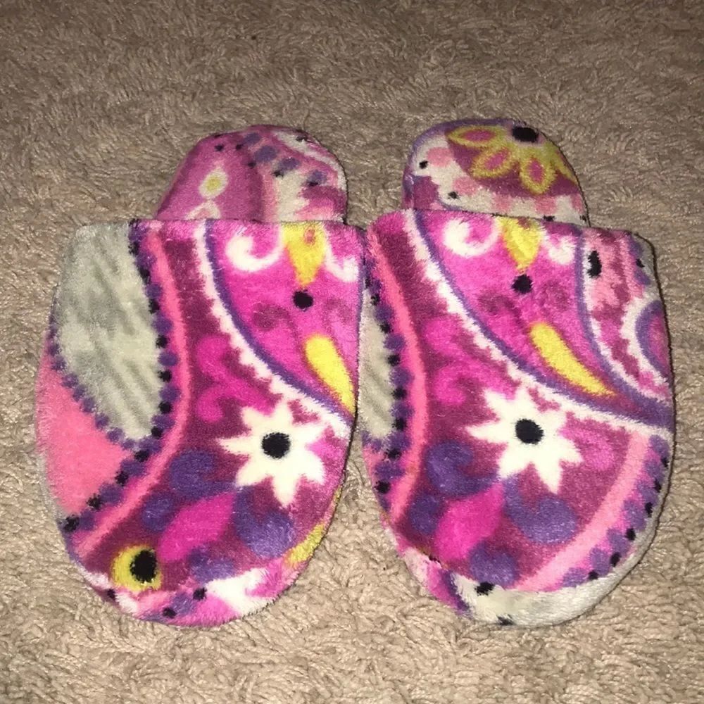 (5/$25) Vera Bradley cozy slippers
